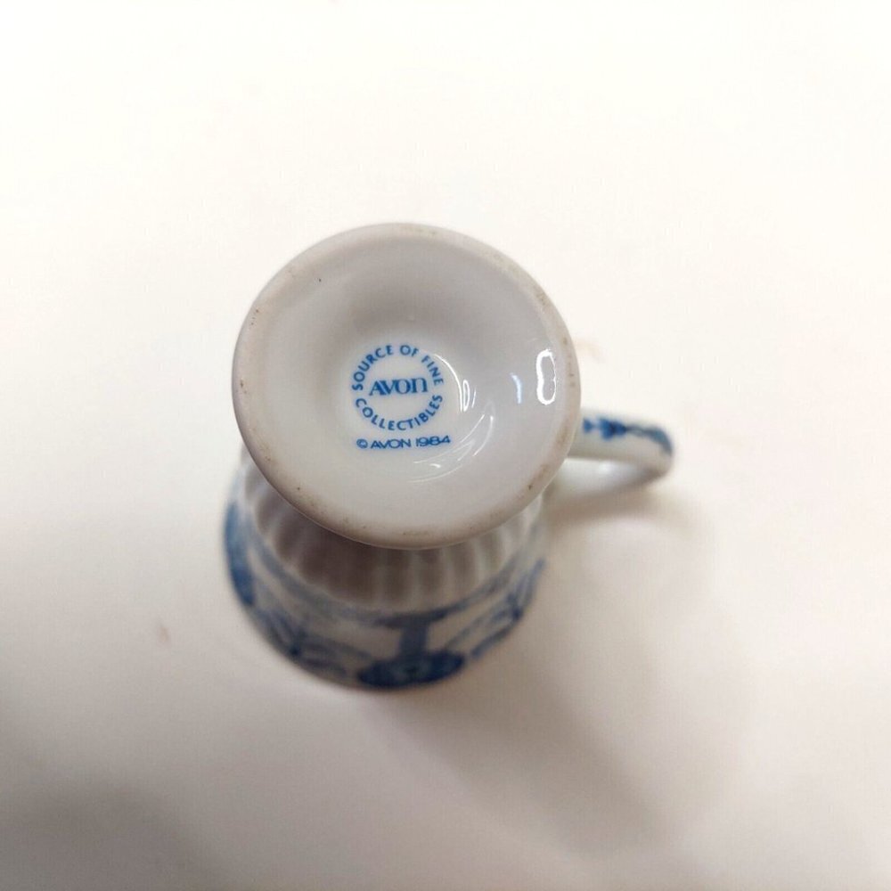 VTG 1984 Avon European Tradition Miniature Cup & Saucer Set Medici Porcelain - Picture 11 of 13
